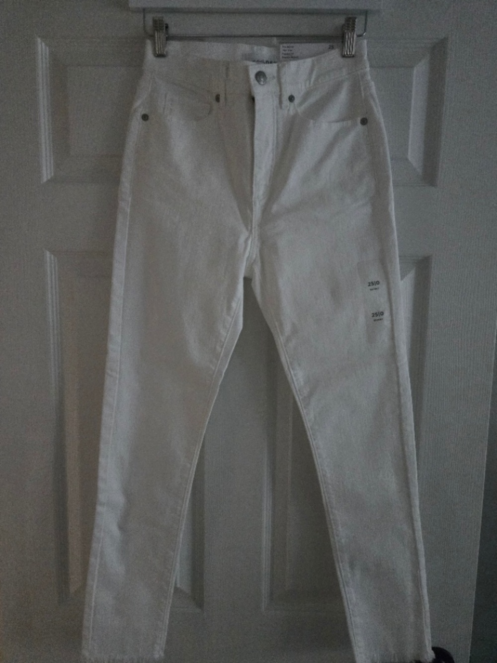 BNWT LOFT Frayed High Rise Skinny Jeans